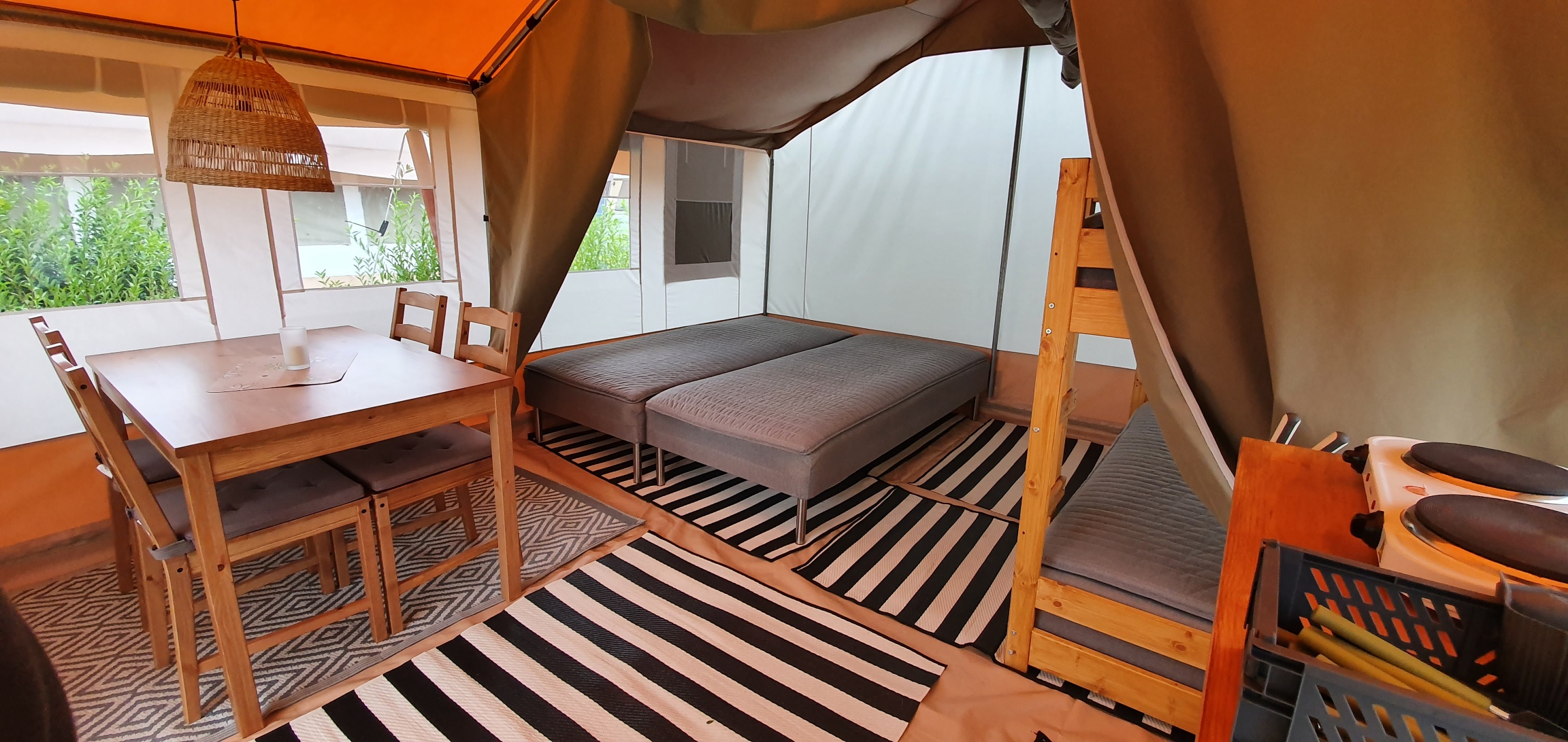 Glampingtelt med rigtige senge hyggelig luksus camping