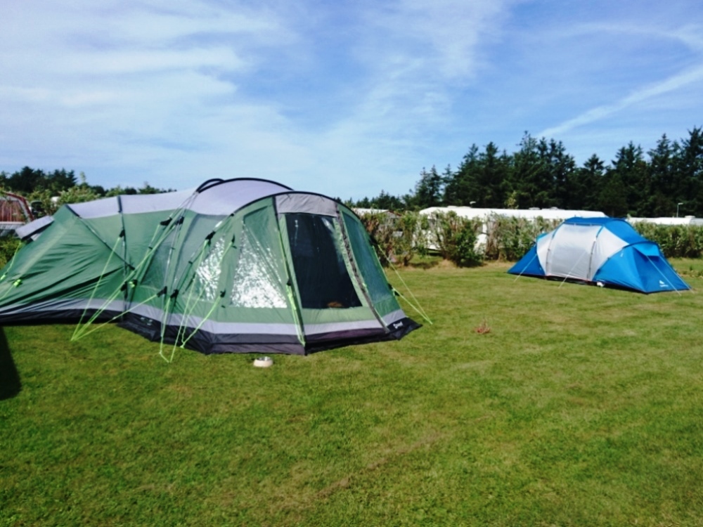 camping med telt teltvogn dejlig sommerferie