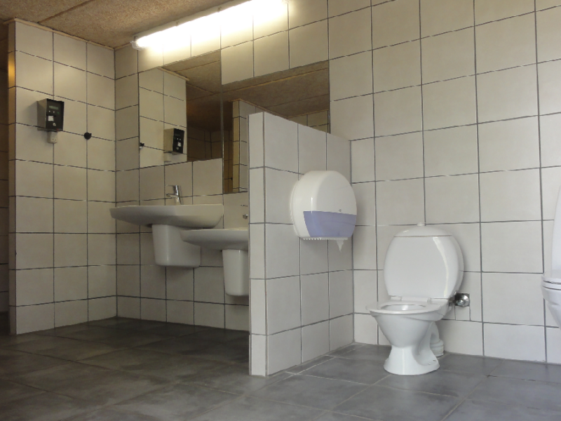 familierum toilet bad på campingplads i nordjylland