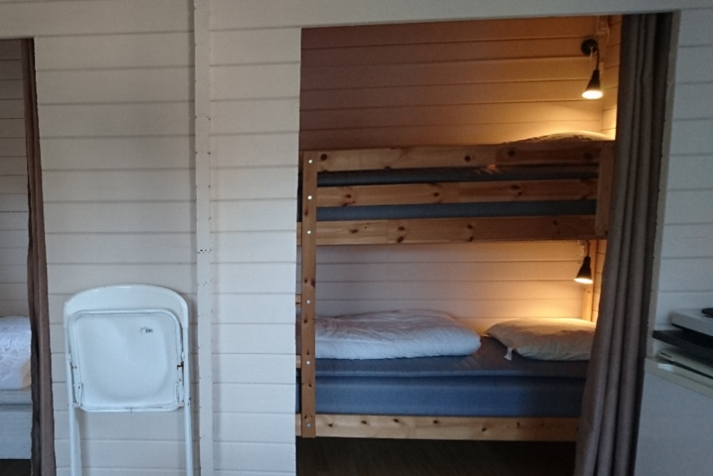 Campinghytte med køjesenge køjerum tornby strand camping