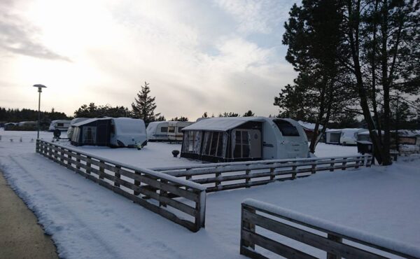 Vintercamping camping hele året stellplads vinteråret.